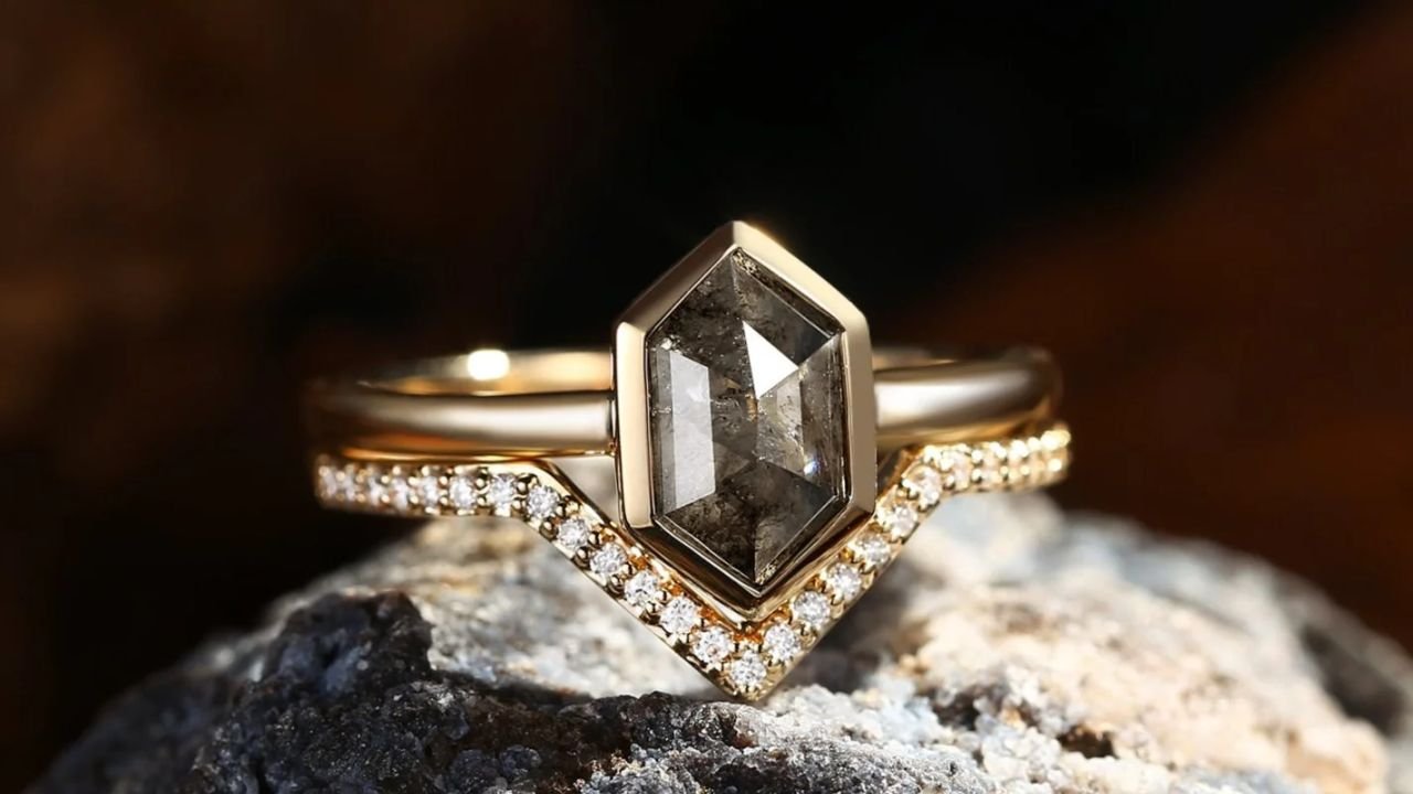 What Are the Advantages of Choosing Salt and Pepper Diamonds?