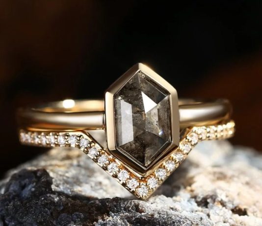 What Are the Advantages of Choosing Salt and Pepper Diamonds?